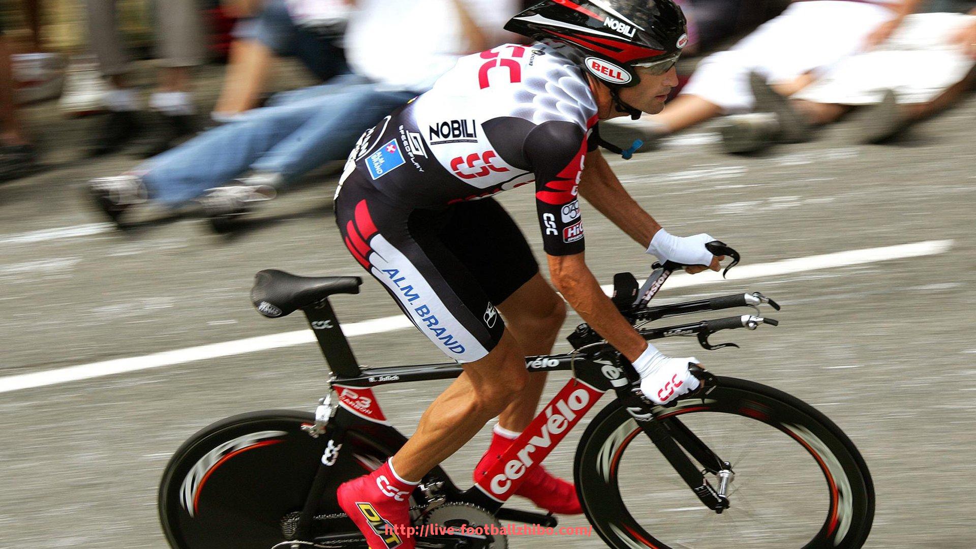 足球直播-篮球运动中“左右手运球流畅度”是否决定突破的起步角度多样性